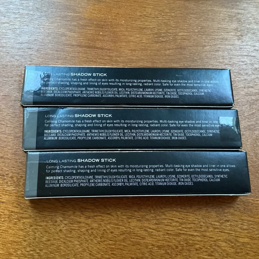NUANCE SALMA HAYEK Long Lasting Shadow Stick with Chamomile, Sparkling Charcoal